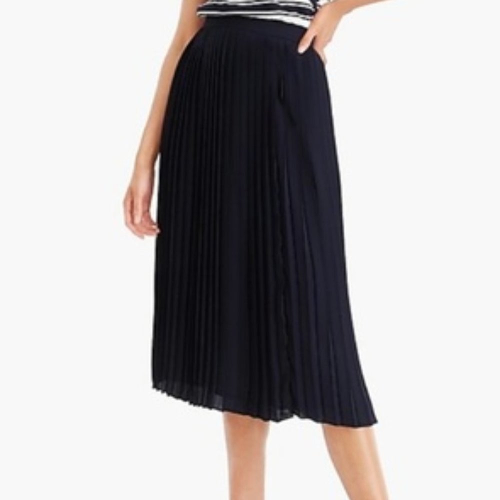 NWT J Crew Navy Pleated Skirt Size 8